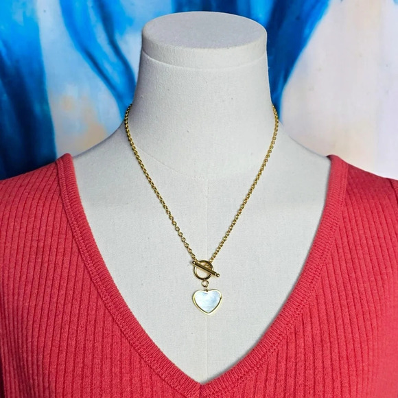 🆕️18K Gold Plated Heart Jewelry Set 💖Dainty Earrings & Necklace w/ Shell Inlay - Picture 4 of 9